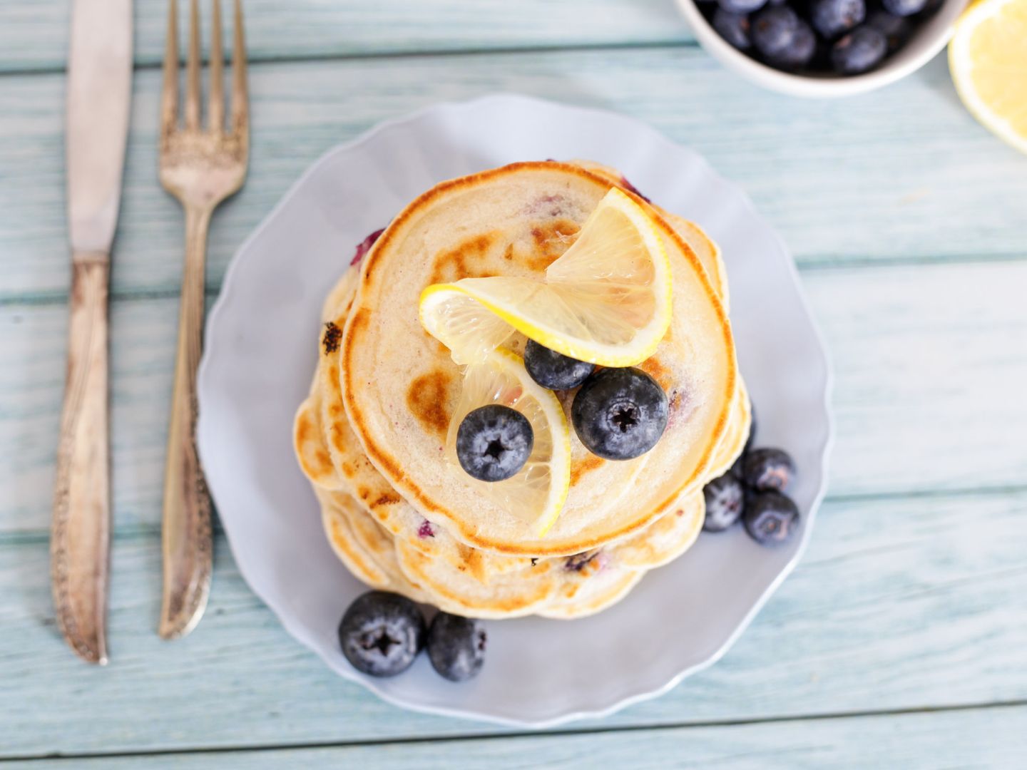 Vegane Zitronen Blaubeer Pancakes von oben