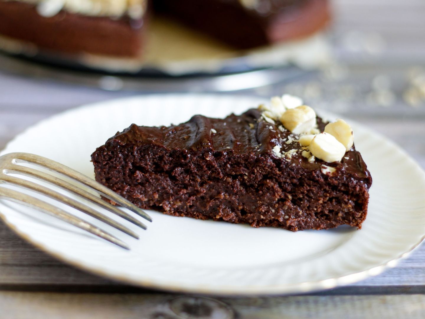 Stück Kuchen auf Teller